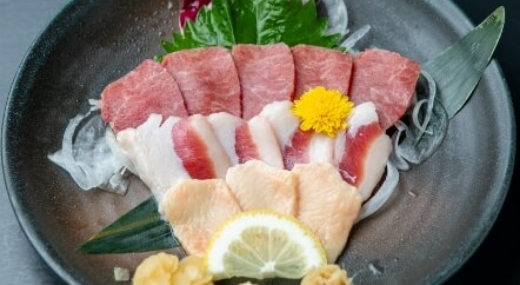 馬刺し盛り合わせ