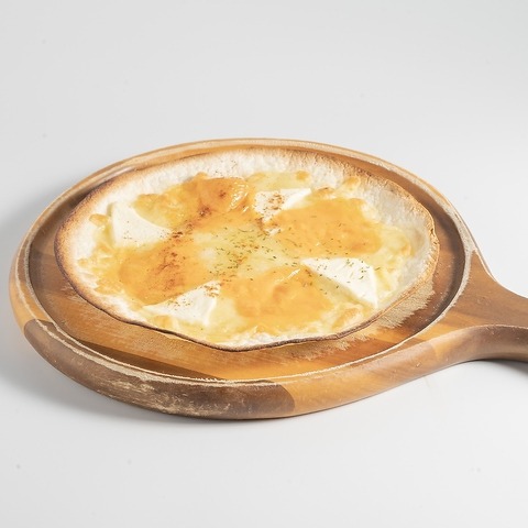 4種のチーズと蜂蜜のピザ